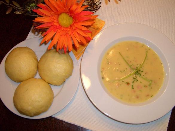 Pfälzer Dampfnudeln gelingen garantiert !