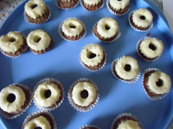 Himbeer-Trüffel-Mini Gugle