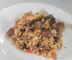 Getreidetopf mit Gemüse und Fleisch