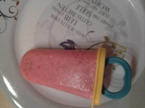 Erdbeer-Holunder-Zitronen-Eis