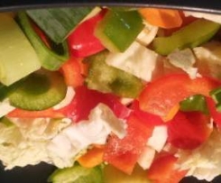 Low Carb: bunte Gemüsesuppe mit fleisch