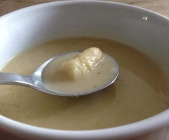 Spargelcremesuppe mit Parmesan