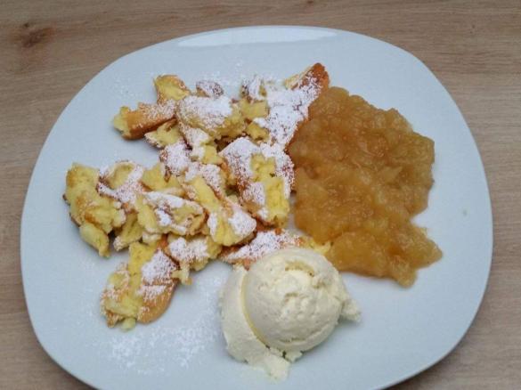 Kaiserschmarrn aus dem Backofen (Rezept abgewandelt aus dem Bayernheft)