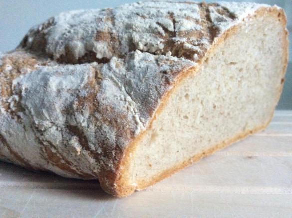 Weizenmischbrot (gebacken auf dem heißen Stein)
