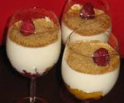 Himbeer-Pfirsich-Tiramisu