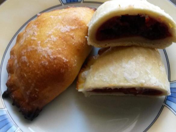 Kirschtaschen ohne Hefe