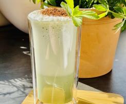 Geeiste Kräutermilch