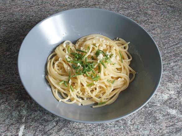 Spaghetti mit Knoblauch - Parmesan - Sosse