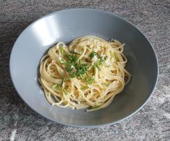 Spaghetti mit Knoblauch - Parmesan - Sosse