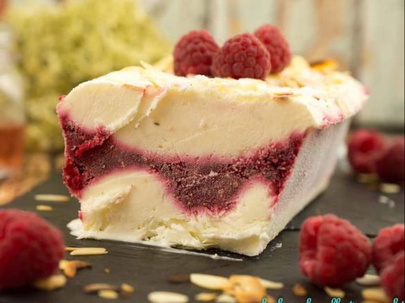 Sauerrahm Himbeer Cheesecake Eis