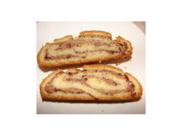 Rollkuchen mit Marmelade