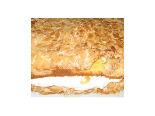 Baisertorte mit Stachelbeeren