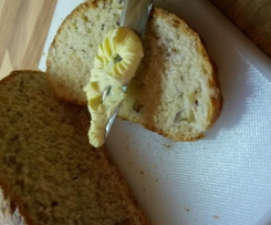 Weihnachtliches Nussbrot 