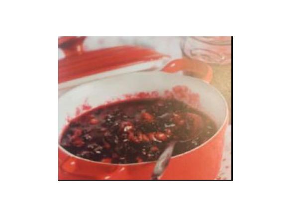 Heidelbeerkonfitüre mit Haselnüssen