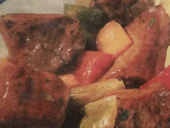 Pikantes Rindergulasch mit Paprika