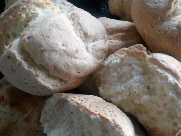 Glutenfreie Brötchen mit Backpulver ~ gf Laugenbrötchen ~ gf Würstchen im Schlafrock ~ gf Pizzateig