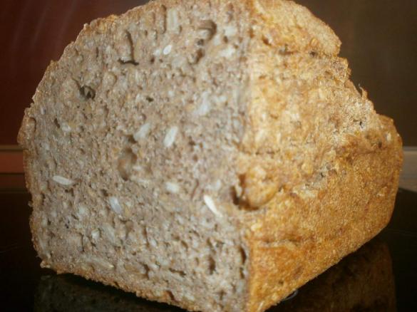 Brot aus Dinkel- oder Weizenvollkornmehl