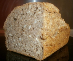 Brot aus Dinkel- oder Weizenvollkornmehl