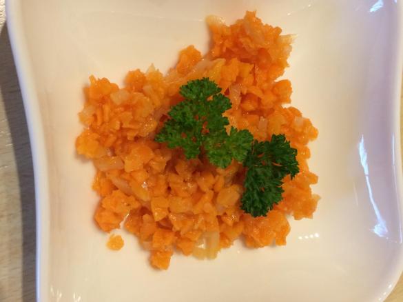 Möhren-Sellerie Salat