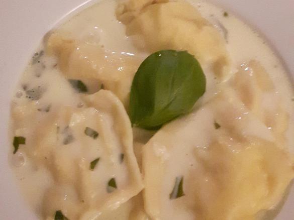 Ravioli mit Garnelenfüllung Ricotta Füllung