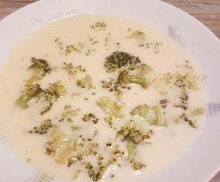Brokkoli Suppe mit Cheddar