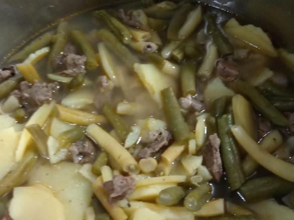 Bohnen-Rindfleisch-Topf All in one