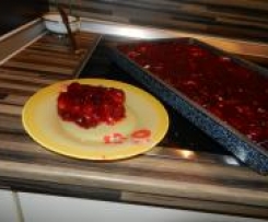 Dessert mit Rote Grütze