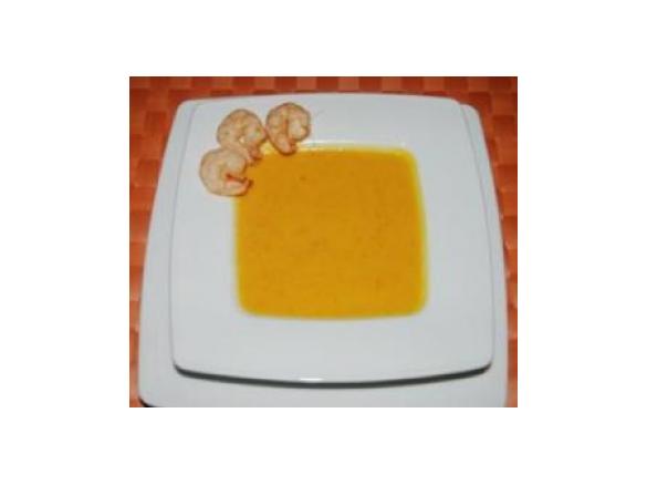 Exotische Kürbissuppe mit Kokosmilch und marinierten Garnelen