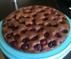 Kirschkuchen mit frischen Kirschen