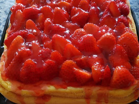 Käsekuchen mit Erdbeeren