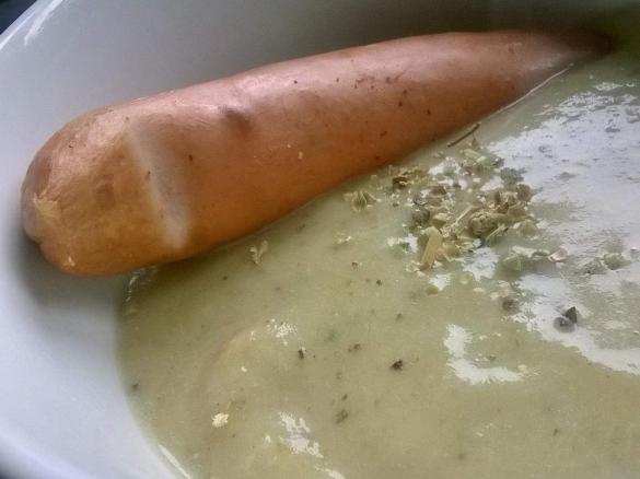Kartoffelsuppe mit Krakauer-Würstchen