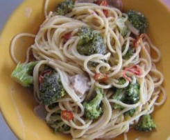 Spaghetti mit Gorgonzolasoße und Gemüse