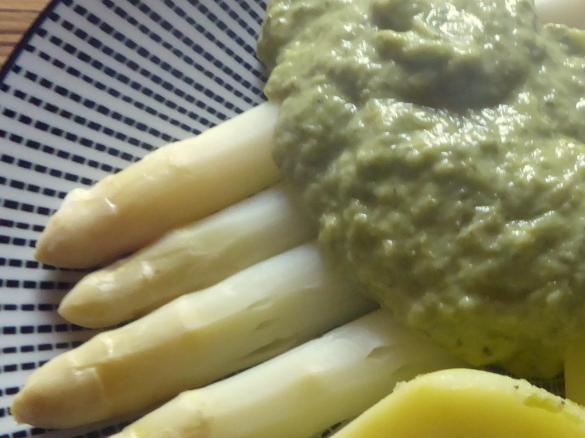Avocado Hollandaise zu Spargel