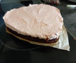 gesunder Schokokuchen mit Erdbeercreme