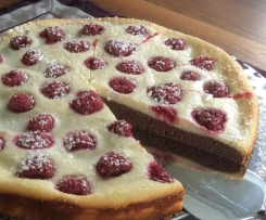 Sahnequark-Schokotorte mit Himbeeren