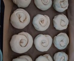 Spinat-Schafskäse Schnecken