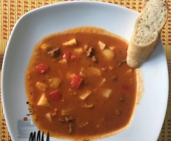 Ungarisches Gulaschsuppe