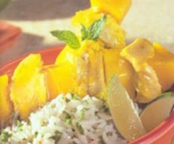 Geflügelspieße mit Mango und Honig-Limetten-Sauce