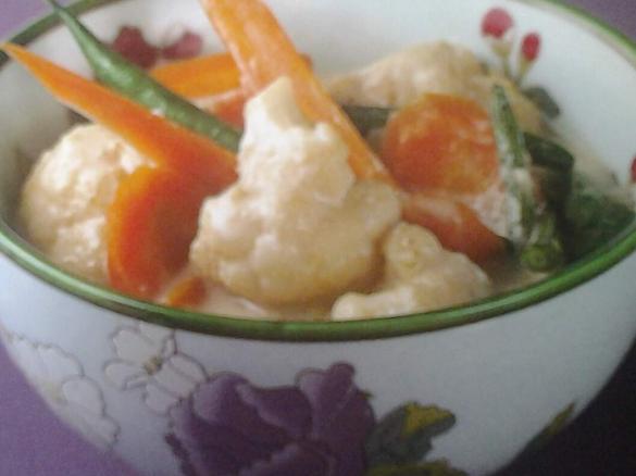 Gemüse in Kokosmilch mit zartem Zitrusaroma