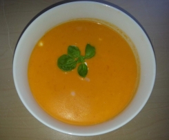 Tomaten-Kokos-Basilikum Suppe