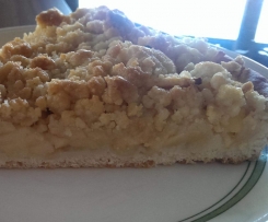Omas Apfelstreuselkuchen mit Hefeteig