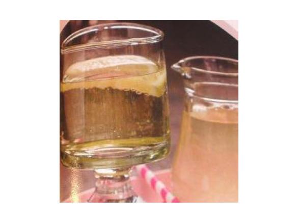 Quittensirup mit Prosecco