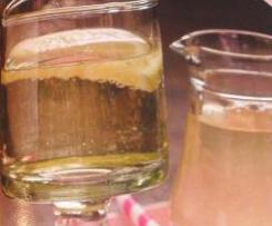 Quittensirup mit Prosecco