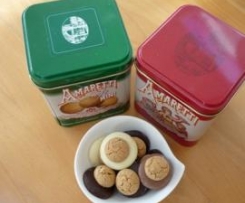 Amarettini auf Schokolade   " die selbstgemachte Praline aus Italien "