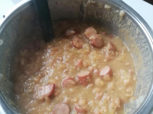 (Tempo)Erbsensuppe mit Würstchen schnell und einfach