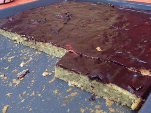 saftiger Zucchinikuchen (Blech)