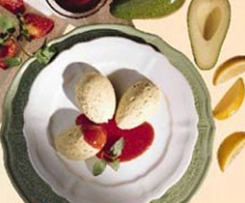Avocadocreme mit Erdbeerpüree