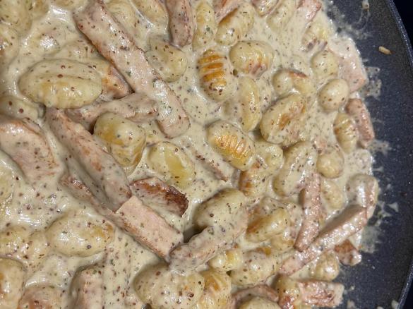 Hähnchen in Senfsoße