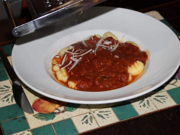 Vegetarische Tomatensauce für Pastagerichte