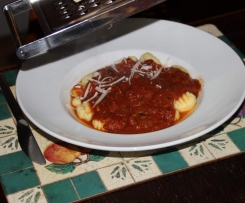 Vegetarische Tomatensauce für Pastagerichte